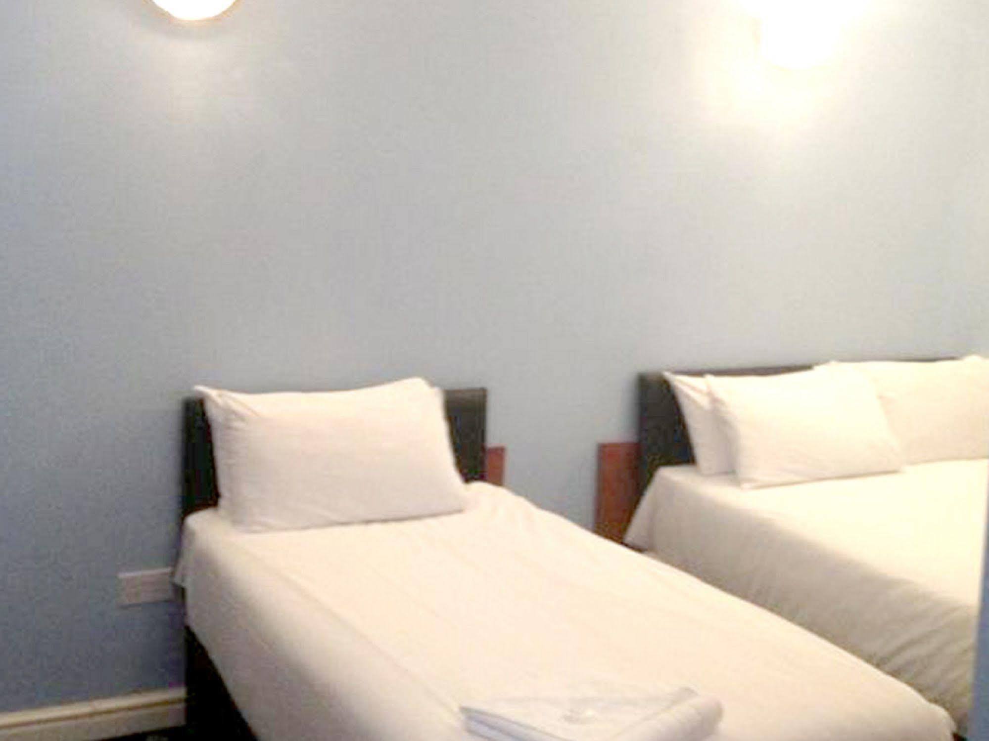 Hartley Hotel Лондон Екстер'єр фото