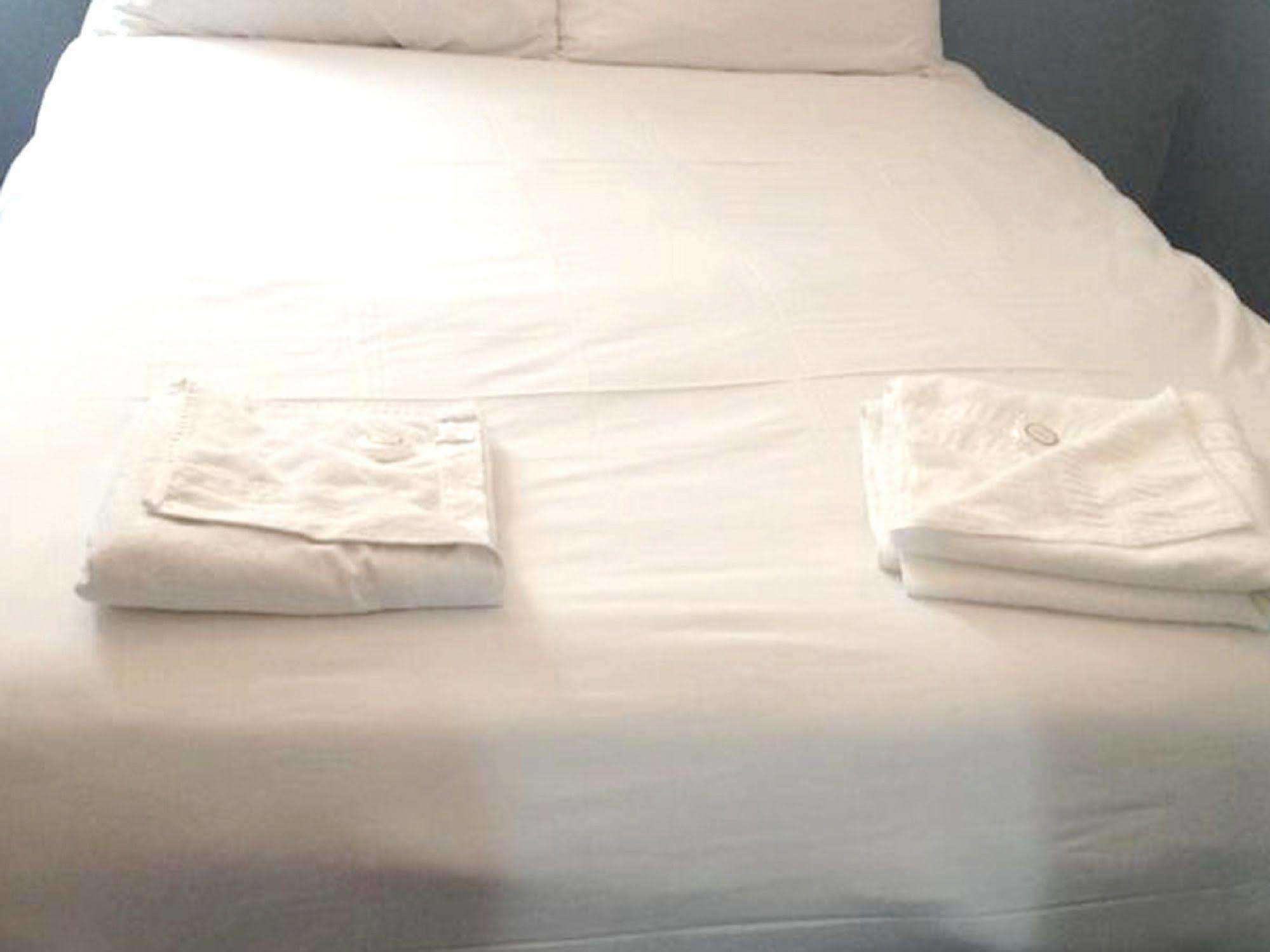 Hartley Hotel Лондон Екстер'єр фото